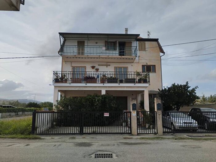 Appartamento trilocale in vendita in Via Gregorio Marra, Roccelletta, Borgia