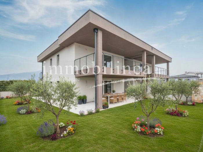 Appartamento trilocale in vendita in Località Gazzoli, Gazzoli, Costermano sul Garda