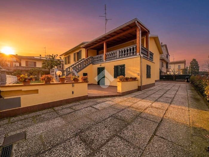 Casa con 6 locali in vendita in Via Montebello, Stadio Cittadella, Parma