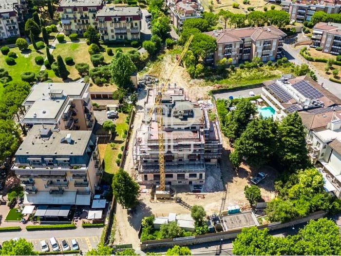 Appartamento trilocale in vendita in Via Lungolago C Battisti, Desenzanino, Desenzano del Garda