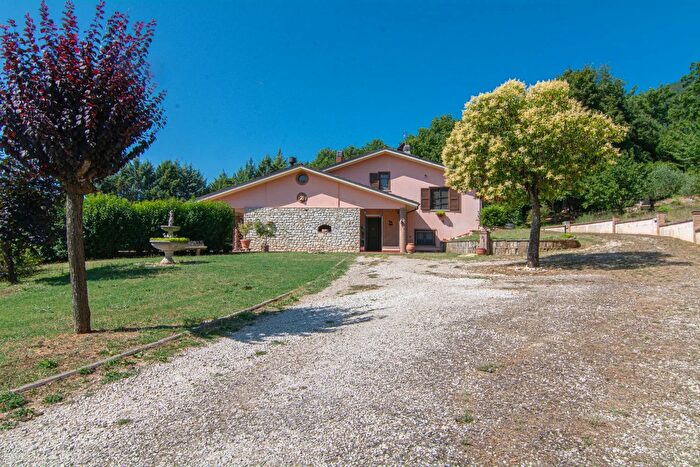 Casa con 5 locali in vendita in Via Collerelle, Greccio