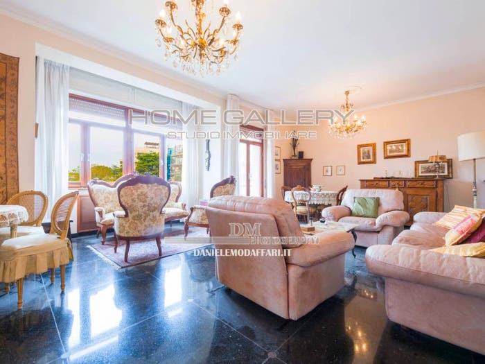 Appartamento trilocale in vendita in Via Luigi Arnaldo Vassallo, Albaro, Genova