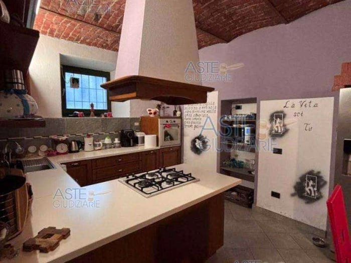 Casa con 6 locali in vendita in Via monte pasubio, Sangiano
