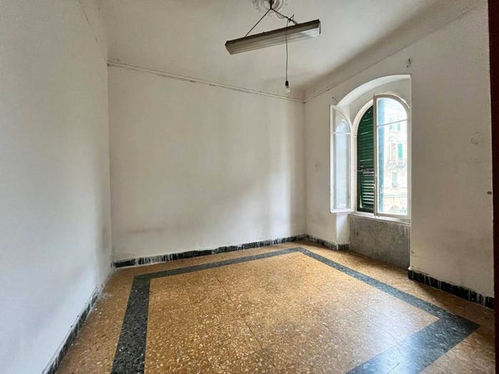 Appartamento con 6 locali in vendita in Via Roma, Umbertino Giugno, La Spezia