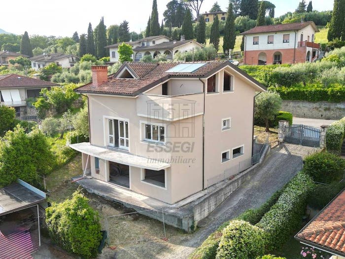 Casa con 6 locali in vendita in Traversa I Via Vecchia della Chiesa, Santa Maria a Colle Ponte San Pietro, Lucca
