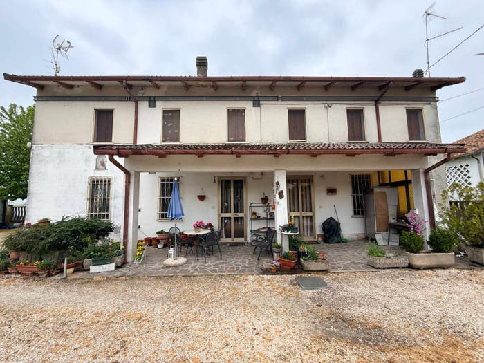 Casa con 6 locali in vendita in Poggio Rusco