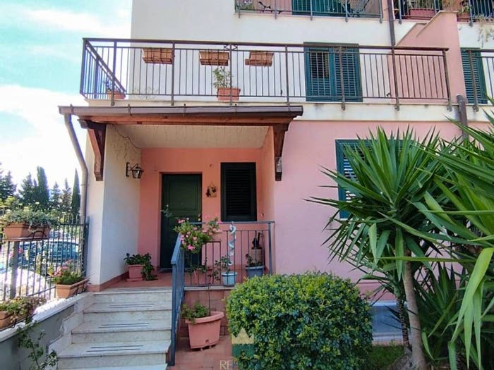 Casa con 6 locali in vendita in Viale Sandro Pertini, San Filippo Neri, Palermo