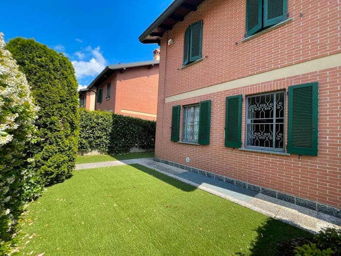 Casa con 5 locali in vendita in Pagnano, Merate
