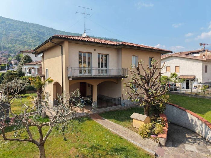 Casa con 6 locali in vendita in Via Aprile, Colombaro Timoline, Corte Franca