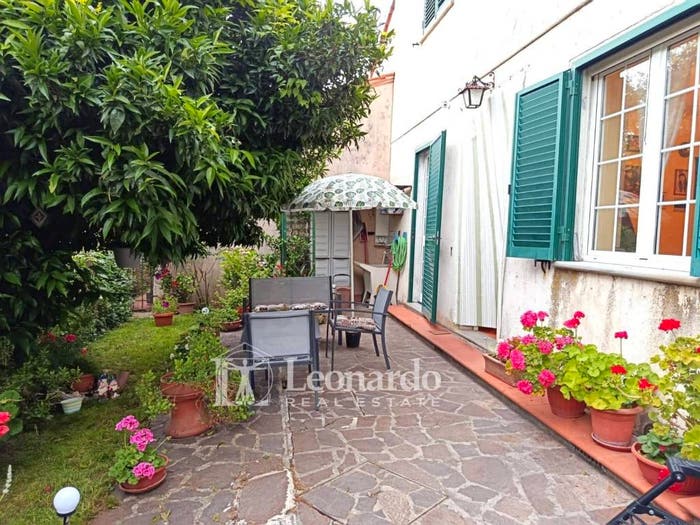 Casa con 6 locali in vendita in Montemagno, Camaiore Paese, Camaiore