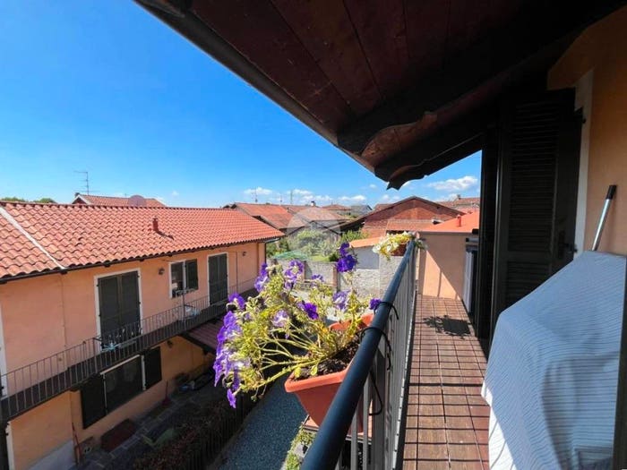 Casa con 5 locali in vendita in Vicolo Porta e Rey, Benna