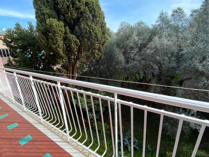 Appartamento trilocale in vendita in Via Emilio Massone, Sturla, Genova