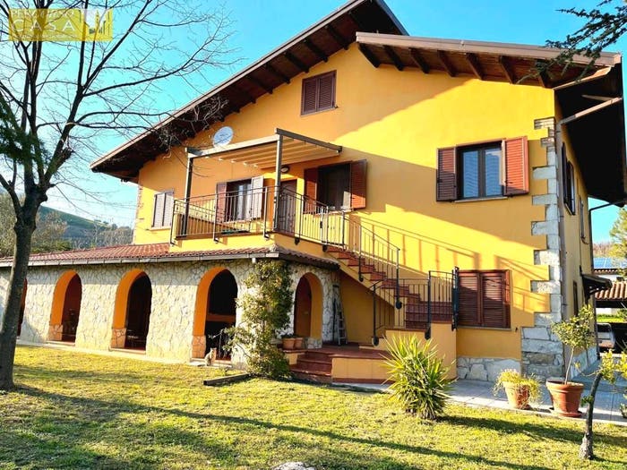 Casa con 6 locali in vendita in Fonte Della Corte, Centro, Montorio al Vomano