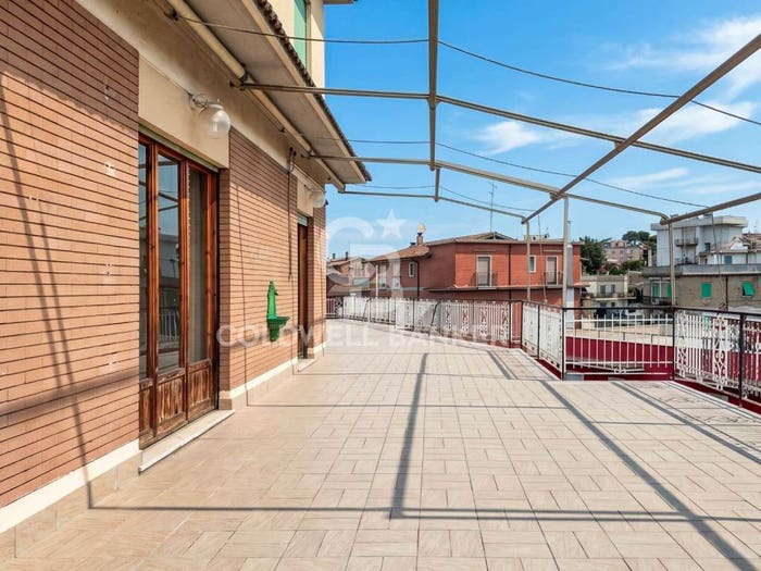 Casa con 6 locali in vendita in Via Giuseppe Parini, Tor Lupara, Fonte Nuova