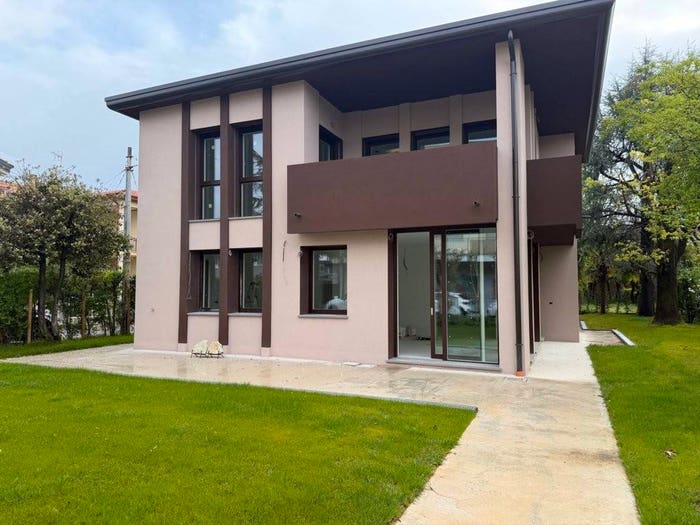 Casa con 6 locali in vendita in Via Benedetto Cairoli, Centro, Dolo