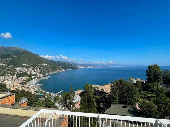 Appartamento con 6 locali in vendita in Via del Lago, Pineta, Arenzano