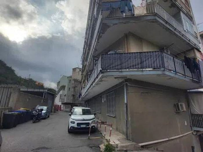 Appartamento quadrilocale in vendita in Del Santo No Number, Centro Storico, Messina