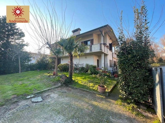 Casa con 6 locali in vendita in Via Duca d'Aosta, Centro, Forte dei Marmi