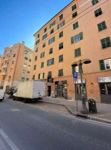 Appartamento trilocale in vendita in Via Germano Jori, Rivarolo, Genova