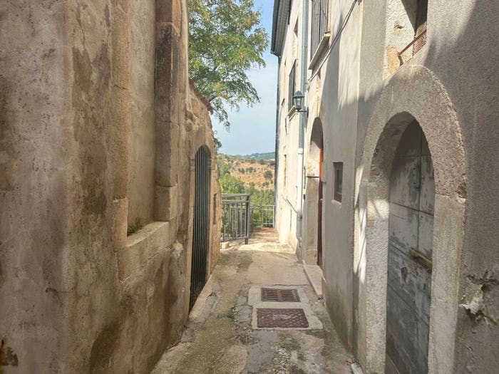 Casa quadrilocale in vendita in Via Regina Margherita, Centro, Castiglione a Casauria