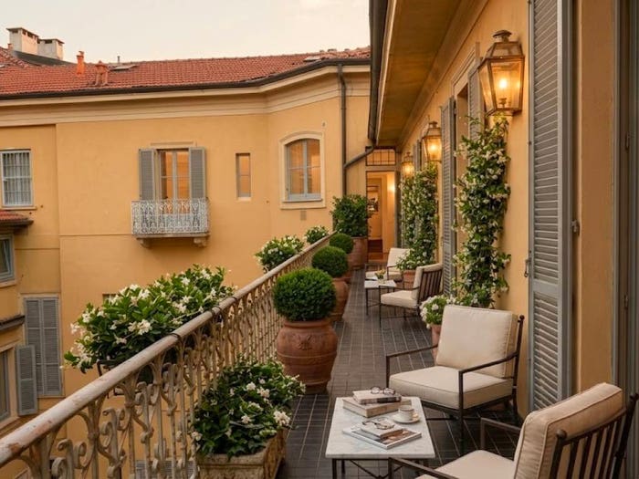 Appartamento con 5 locali in vendita in Largo Guido Donegani, Turati, Milano