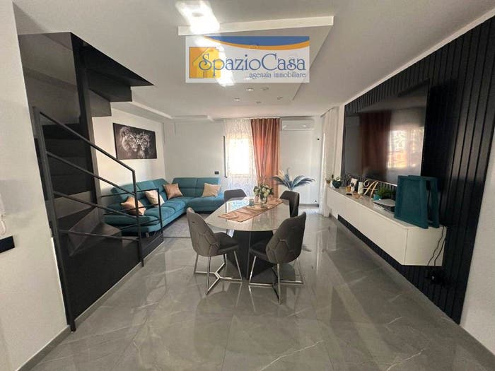 Appartamento quadrilocale in vendita in Via Antica Giardini, Giardini Oasi Sacro Cuore, Giugliano in Campania