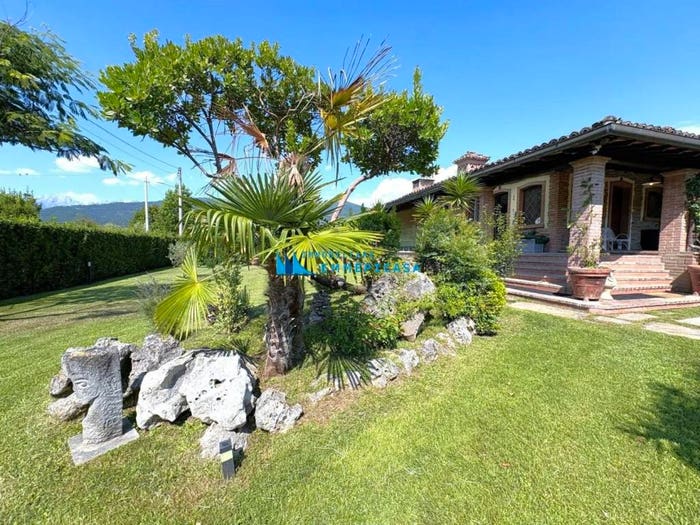 Casa con 5 locali in vendita in Via Pozzuoli, Ronchi Poveromo, Massa