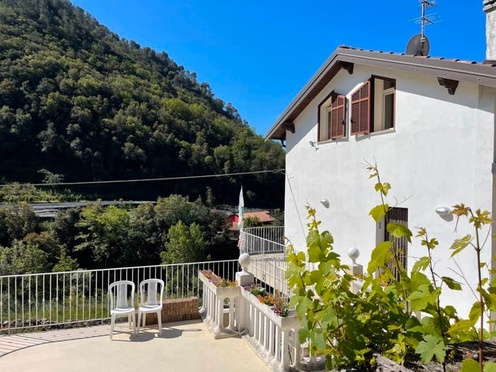 Casa con 5 locali in vendita in Dolceacqua