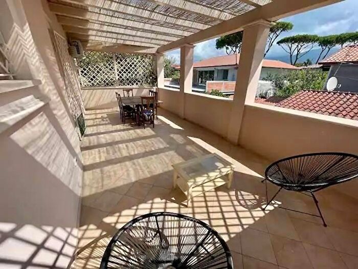 Casa con 11 locali in vendita in Via Benedetto Croce a, Forte Dei Marmi