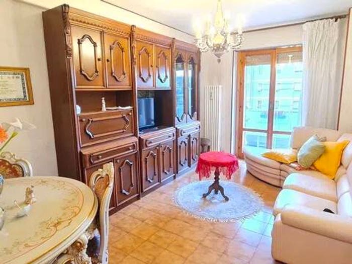 Appartamento quadrilocale in vendita in Viale Pinan Cichero, Novi Ligure
