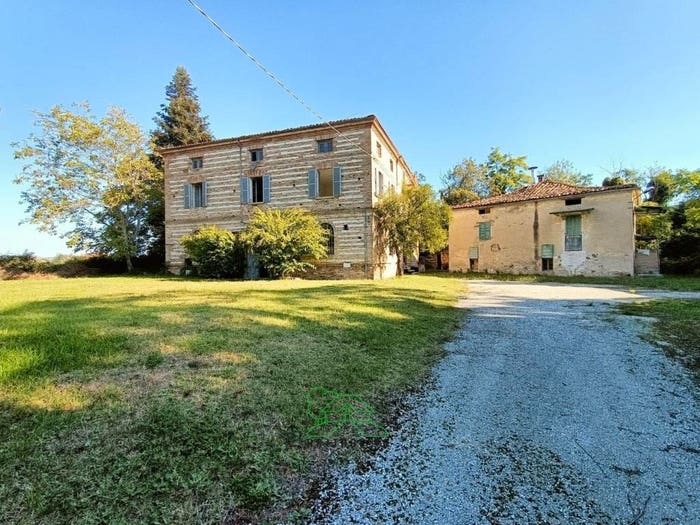 Casa con 6 locali in vendita in Via San Liberio, Colli al Metauro