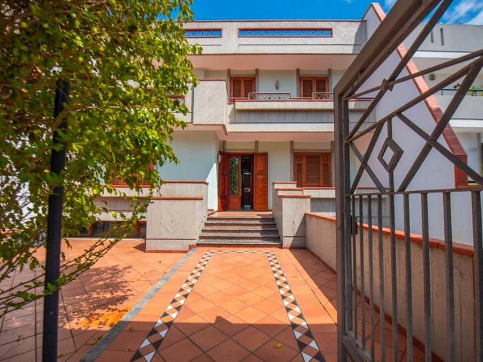 Casa con 6 locali in vendita in Via Pio La Torre, San Pietro in Lama