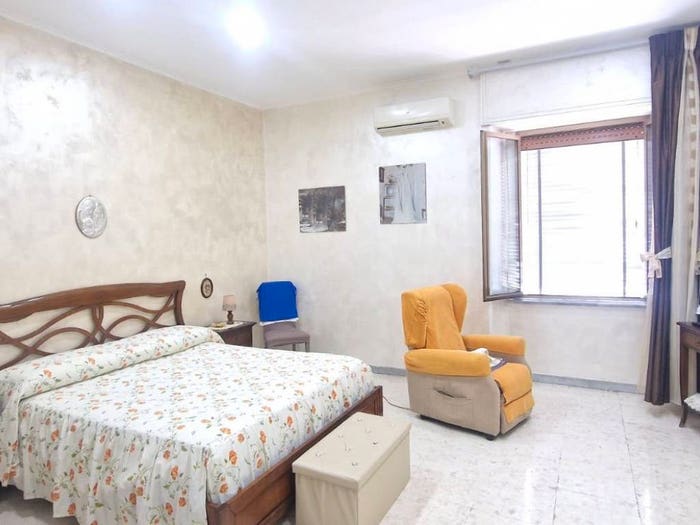 Appartamento bilocale in vendita in Via Nicola Nicolini, San Carlo All'Arena, Napoli