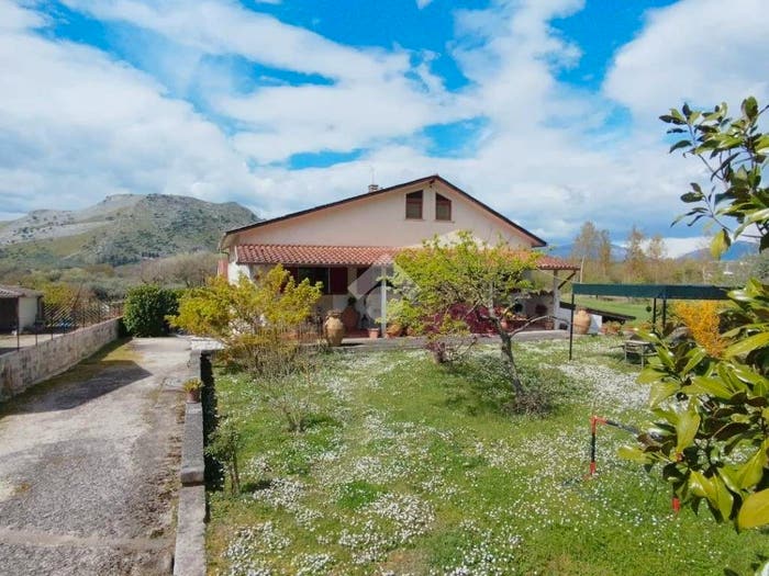 Casa con 6 locali in vendita in Via prato, Cervaro