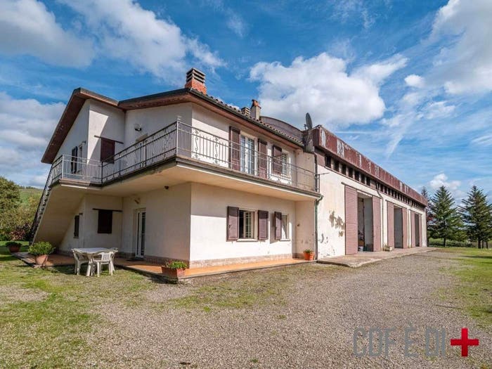 Casa con 5 locali in vendita in Via Cassia, Proceno