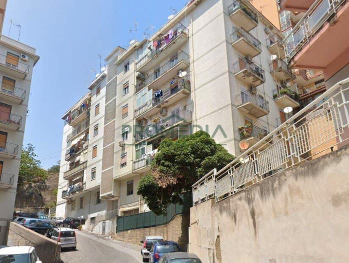 Appartamento trilocale in vendita in Via Santa Marta, Gonzaga, Messina