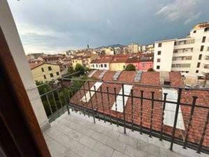 Appartamento bilocale in vendita in Piazza Giacomo Puccini, Porta al Prato San Jacopino, Firenze