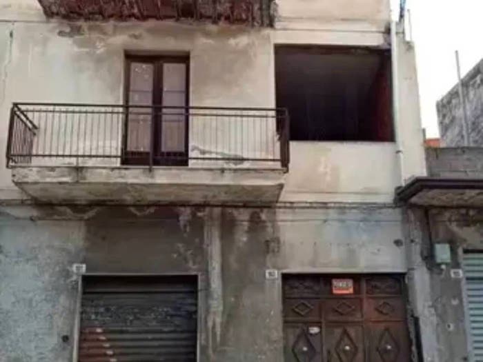 Casa con 5 locali in vendita in Via Canonico Renna, Paternò