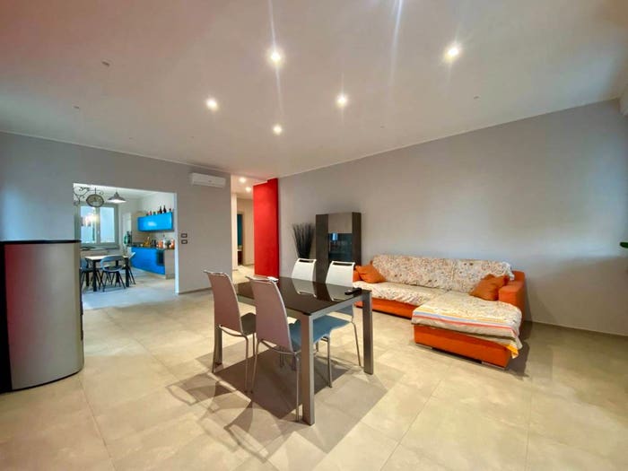 Appartamento con 5 locali in vendita in Strada Privata, Centro, Carrù