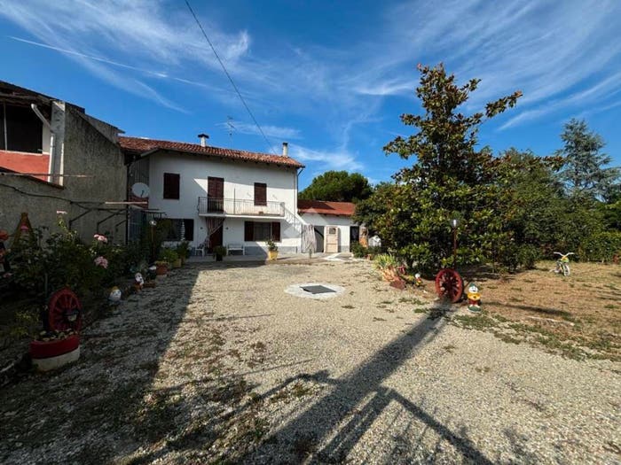 Casa con 6 locali in vendita in Vicolo Palestro, Bruno
