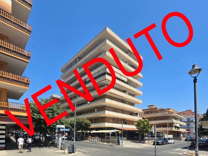 Appartamento bilocale in vendita in Via Livorno, Centro, Ladispoli