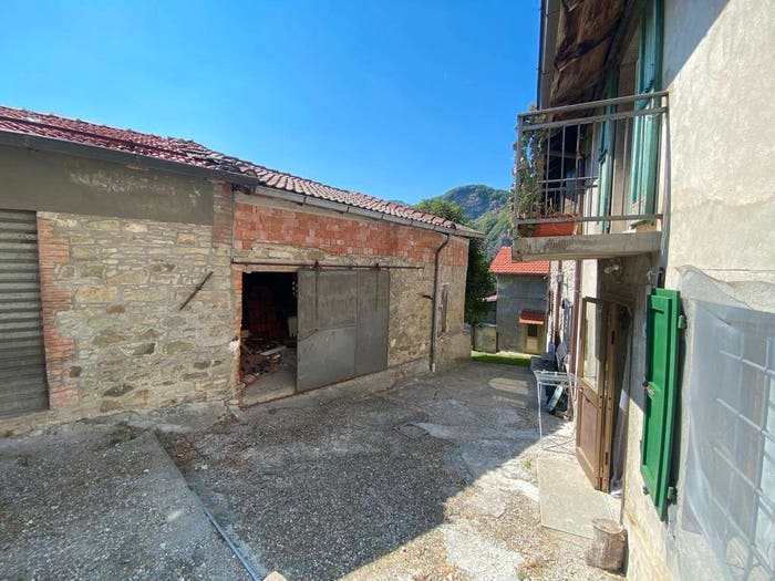Casa con 5 locali in vendita in Via della Chiesa, Casarola, Monchio delle Corti