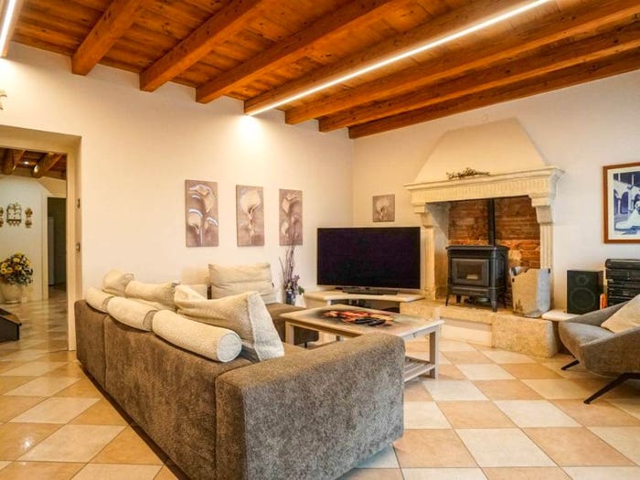Casa con 6 locali in vendita in Terrossa, Roncà