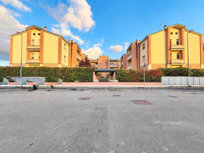 Appartamento trilocale in vendita in Via Guareschi e Manghi, Noceto