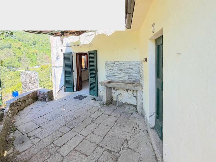 Casa quadrilocale in vendita in Strada Provinciale Val di Forfora, Castelli Pescia Nord, Pescia
