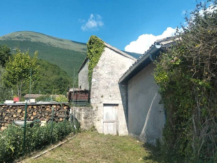 Appartamento bilocale in vendita in Via Santa Cristina, Sant'Anatolia di Narco
