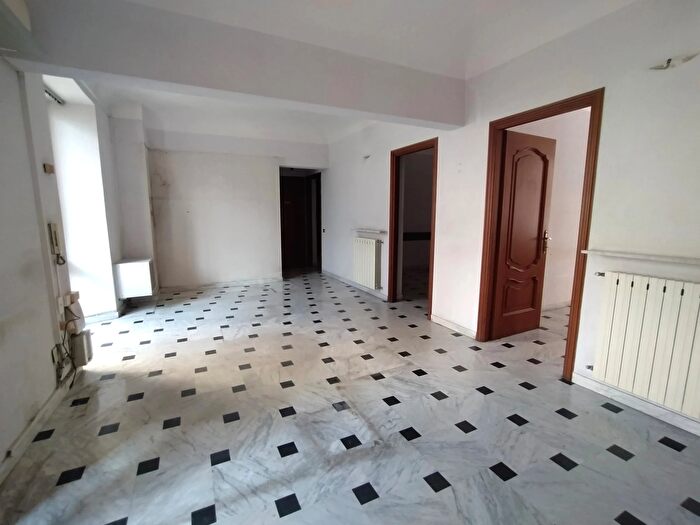 Appartamento con 5 locali in vendita in Via San G Bosco, Savona