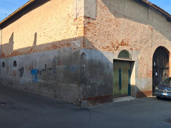 Casa con 6 locali in vendita in Via Bellana, Quargnento