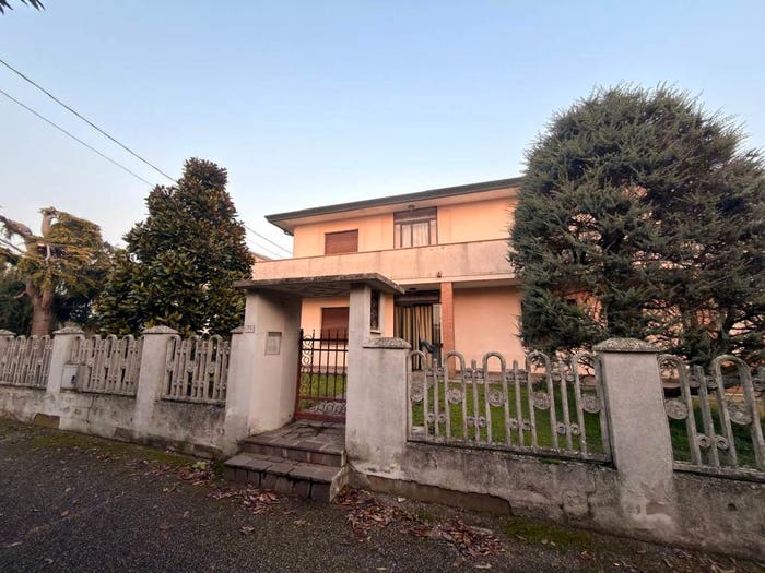 Appartamento con 6 locali in vendita in Via Roma, Centro, Vescovana