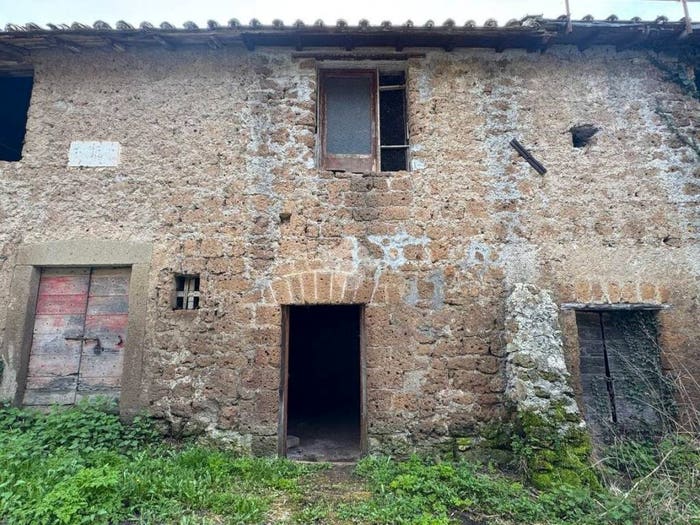 Casa bilocale in vendita in Via della fontana, Vejano